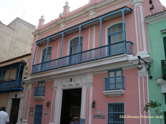 Balcones en la Plaza de San Francisco de Asis