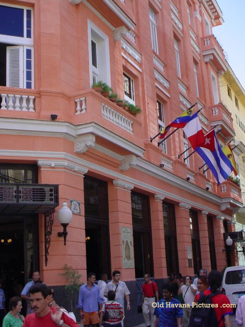 Ambos Mundos Hotel, Obispo Street - Habaguanex -  Old Havana