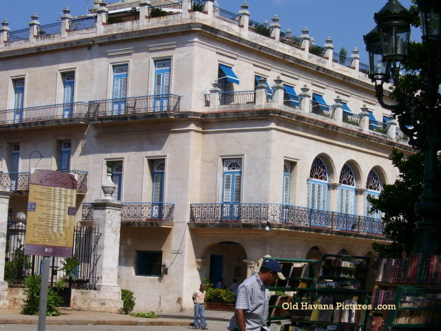 Esquina Hotel Santa Isabel - Habaguanex - Old Havana