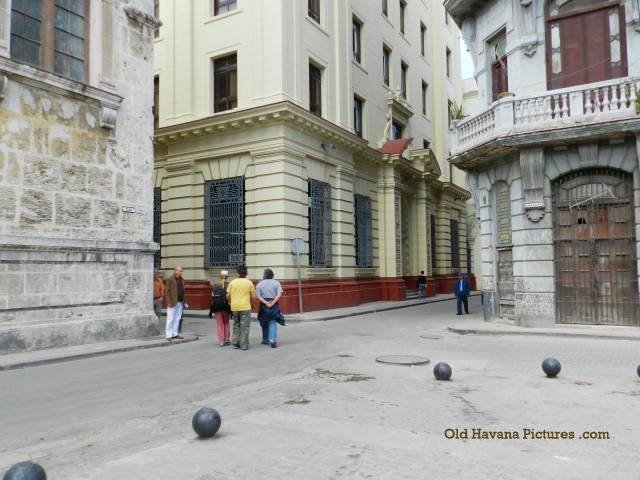 Old Havana Pictures - Corner Amargura and Cuba Streets - Old Havana, Cuba
